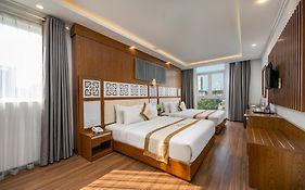 Prague Da Nang Beach Hotel